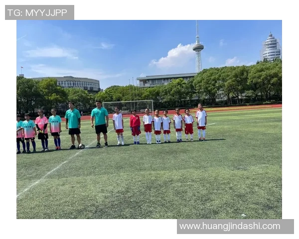 海南女足之星:闪耀绿茵场的多位优秀球员和她们的成长历程 海南女足之星:闪耀绿茵场的多位优秀球员和她们的成长历程