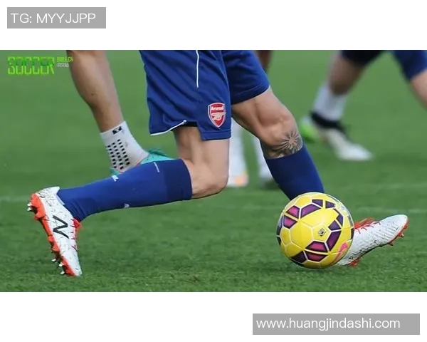 穿新百伦足球鞋的球星们 如何成为场上闪耀的焦点 穿新百伦足球鞋的球星们 如何成为场上闪耀的焦点